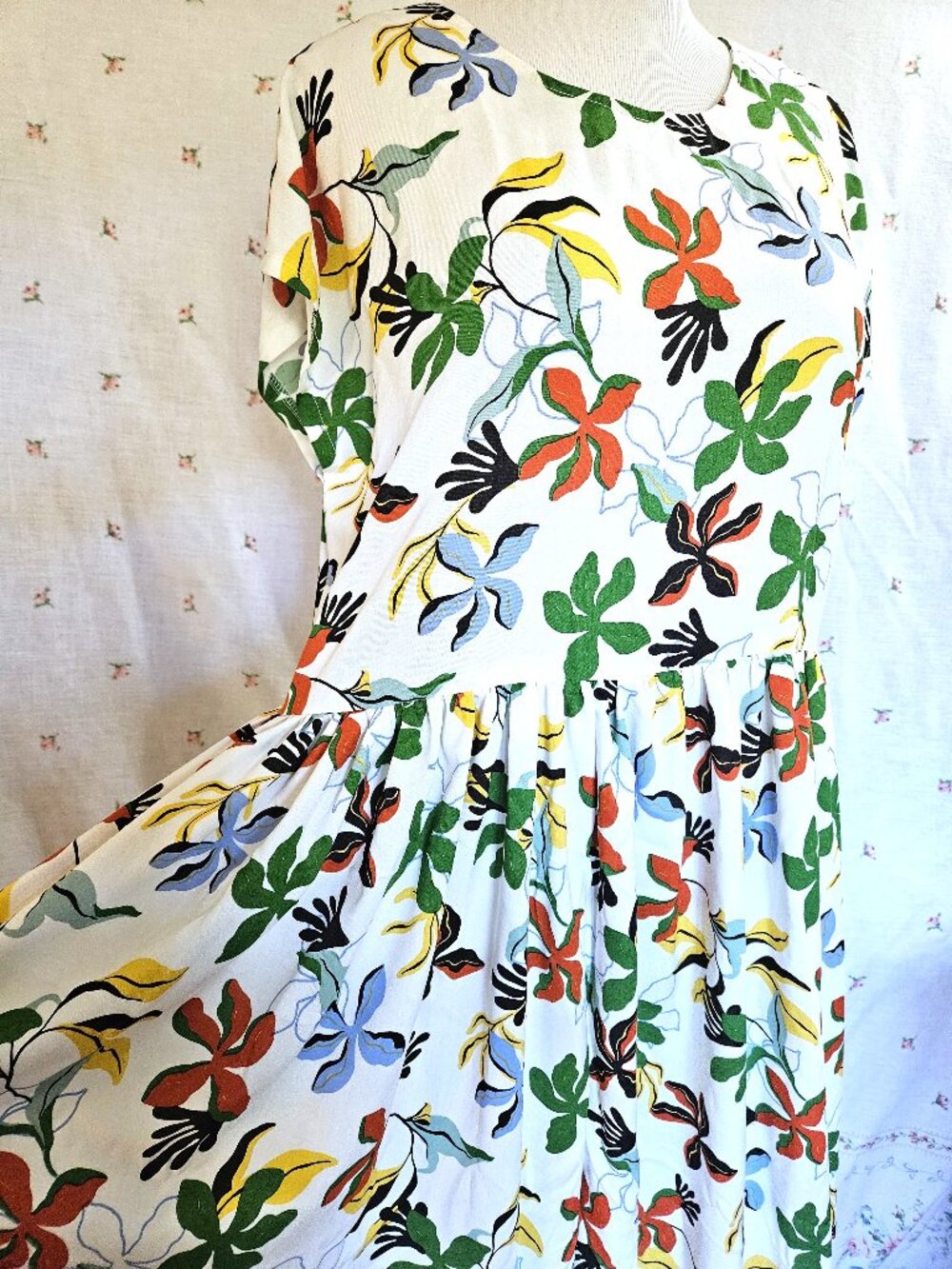 Size XL Midi Length Loose Fit Dress Colorful Floral NEW